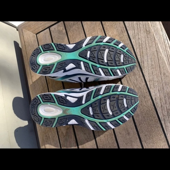 Woman sneakers - Picture 4 of 5